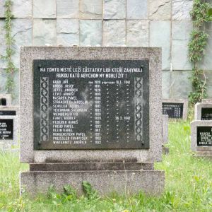 220730 theresienstadt columbarium begraafplaats 0022 220730 theresienstadt columbarium begraafplaats 0022