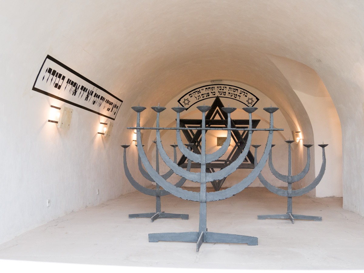 220730 theresienstadt columbarium begraafplaats 0008 220730 theresienstadt columbarium begraafplaats 0008