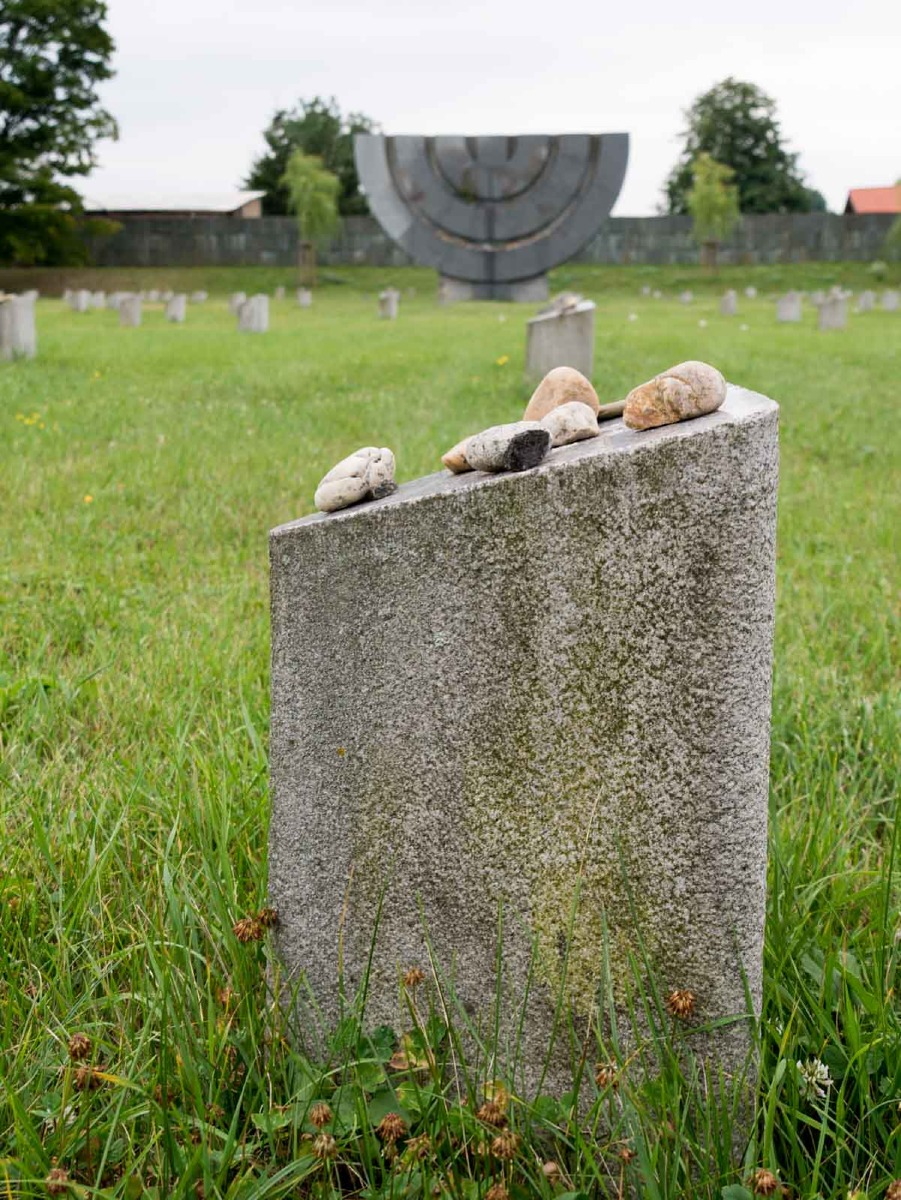 220730 theresienstadt columbarium begraafplaats 0017 220730 theresienstadt columbarium begraafplaats 0017