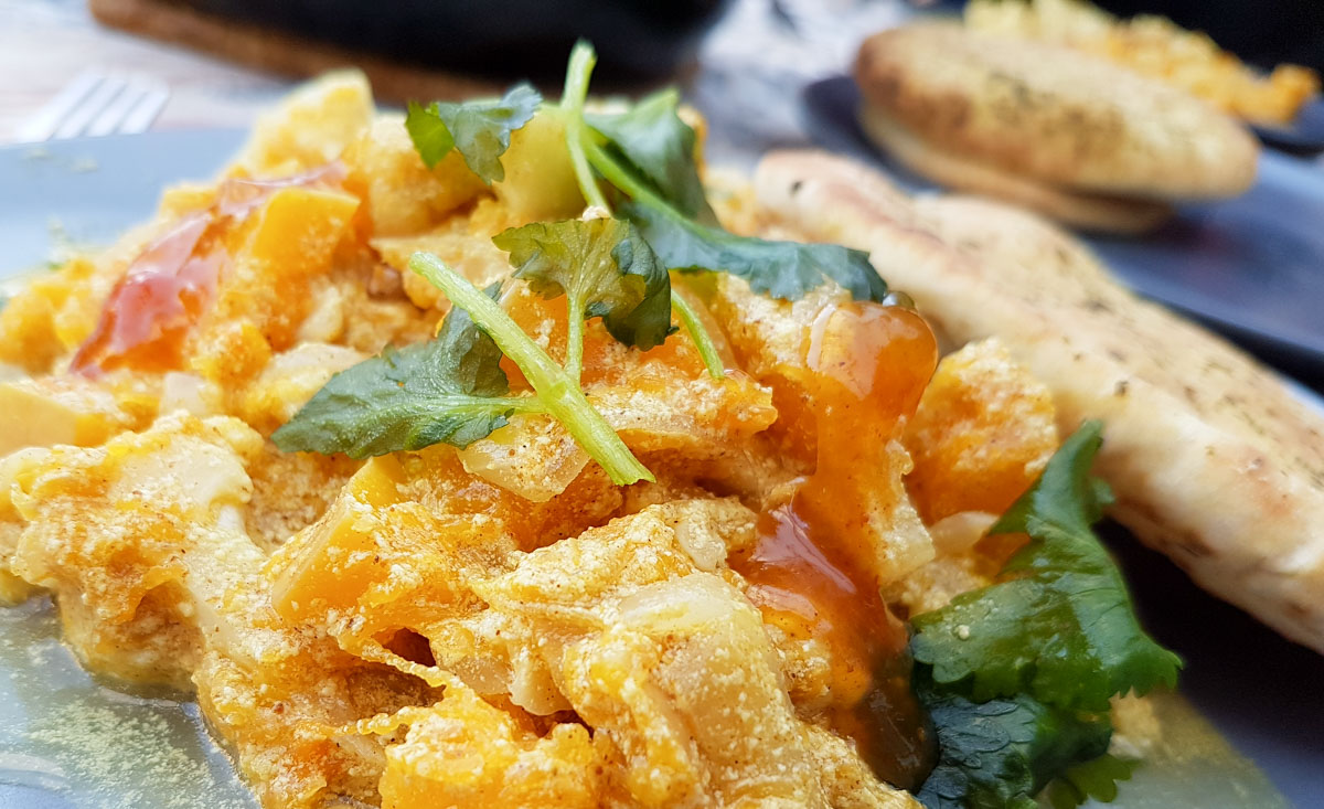 Pompoencurry met ui en bloemkool