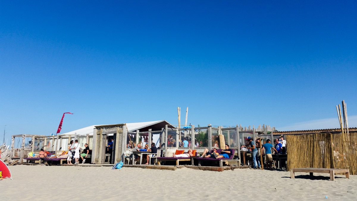 <p style="text-align: justify;"><a title="Quest4Trance –  The Beach Edition" href="index.php?option=com_content&amp;view=article&amp;id=58:quest4trance-the-beach-edition&amp;catid=18:personal"><img title="Q4T quest4trance 13" src="images/personal/2015/08/09/150808-Quest4Trance-The-Beach-Edition-001-2015-08-08%2021.10.09.jpg" alt="Quest4Trance –  The Beach Edition" /></a></p> <p style="text-align: justify;">Na Hed Kandi (<a title="concertgebouw Amsterdam" href="http://partyflock.nl/party/265953:Hed-Kandi" target="_blank" rel="noopener">concertgebouw Amsterdam</a>) en Elements of Life (<a title="wijnfort Lent" href="http://partyflock.nl/party/271917:Elements-of-Life" target="_blank" rel="noopener">wijnfort Lent</a>) was het dit keer de beurt aan Quest4Trance – The Beach Edition 2015 (<a title="Elements Beach" href="http://partyflock.nl/party/284633:Quest4Trance-the-beach-edition-2015" target="_blank" rel="noopener">Elements Beach</a>).</p> <p>&nbsp;</p>